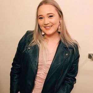 Meet your Posher, Olivia